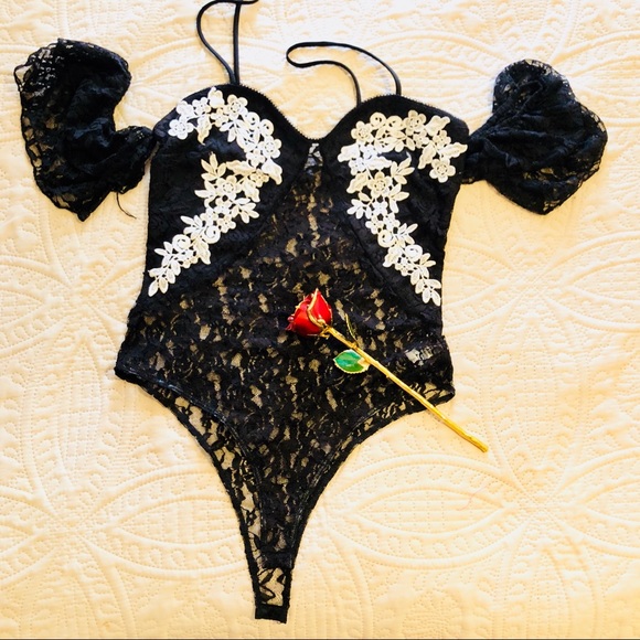 Charlotte Russe Tops - Lace-Puffed Sleeved Body Suit